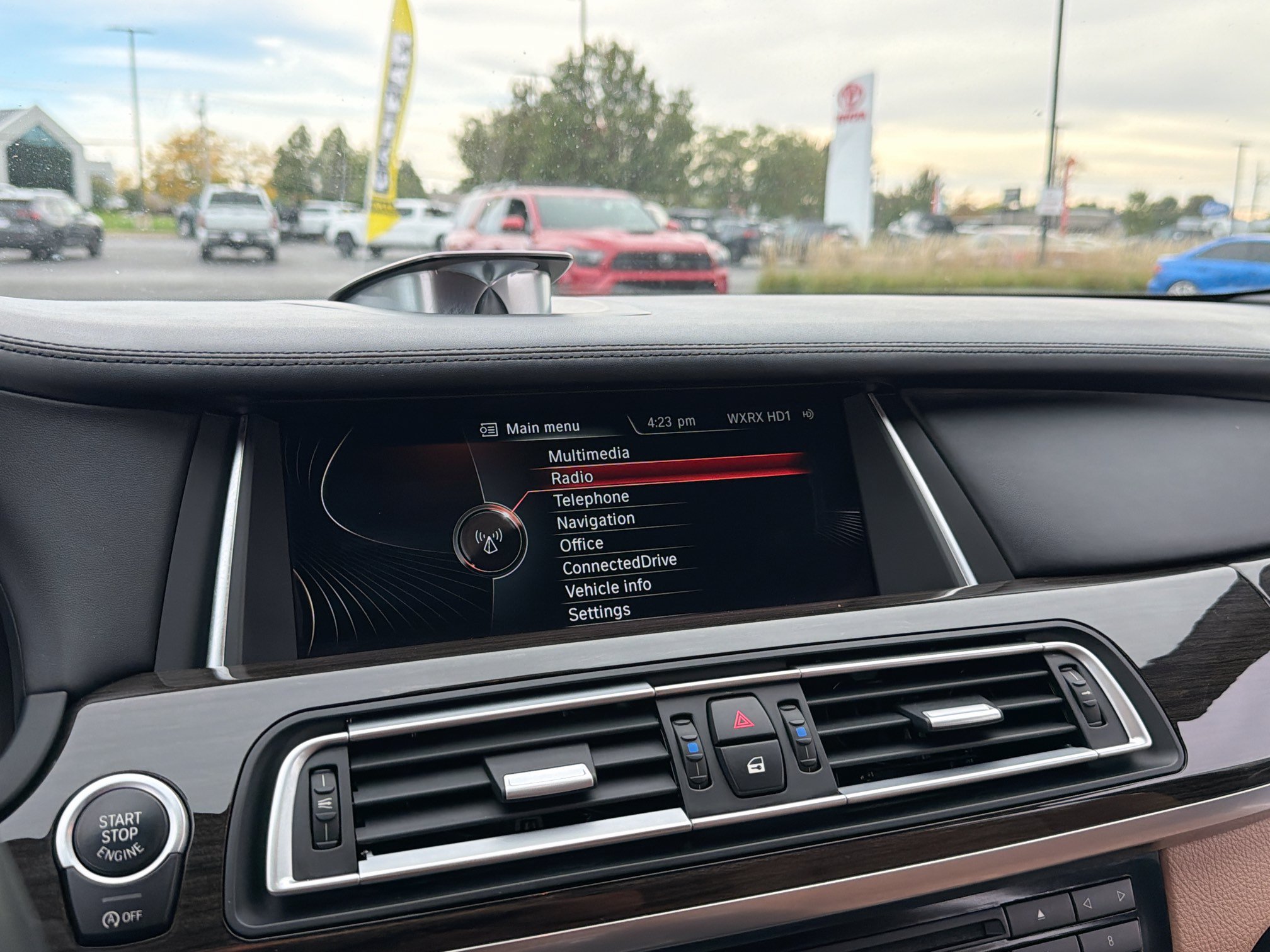 Used 2015 BMW 750i xDrive AWD/4WD image 16