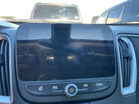 Used 2022 Chevrolet Malibu LS image 18