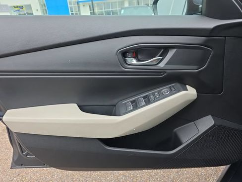 Used 2023 Honda Accord EX image 17