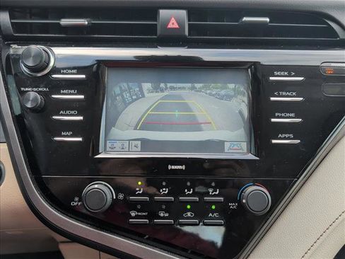 Used 2020 Toyota Camry LE w/ Convenience Package image 14