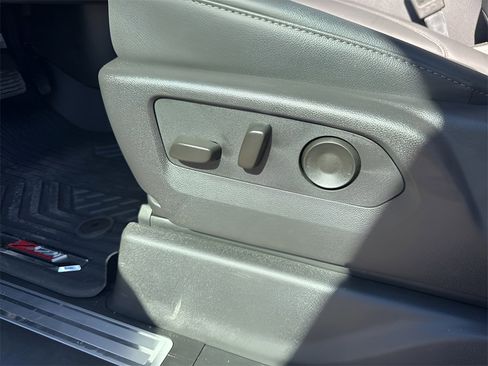 Used 2025 Chevrolet Silverado 1500 LT Trail Boss w/ Convenience Package II image 10