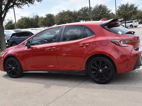 Used 2021 Toyota Corolla SE w/ Special Edition image 11