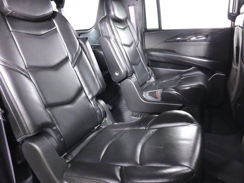 Used 2016 Cadillac Escalade ESV Platinum AWD/4WD image 44