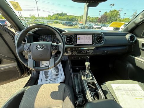 Used 2022 Toyota Tacoma TRD Sport AWD/4WD image 13