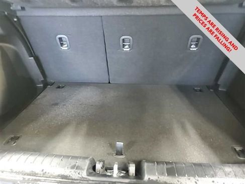 Used 2025 Hyundai Venue SEL image 16