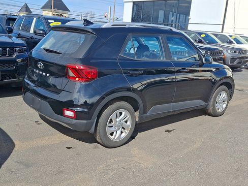 Used 2020 Hyundai Venue SEL image 4