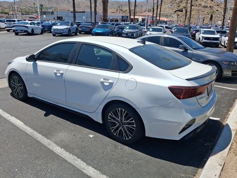 Used 2023 Kia Forte GT-Line w/ GT-Line Technology Package FWD image 2