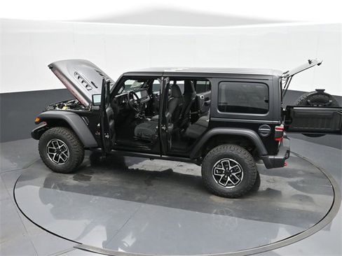 Used 2024 Jeep Wrangler Unlimited Rubicon w/ Technology Group image 48