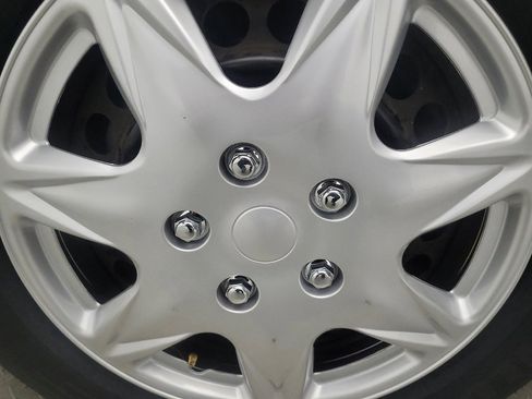 Used 2022 Toyota RAV4 LE image 31