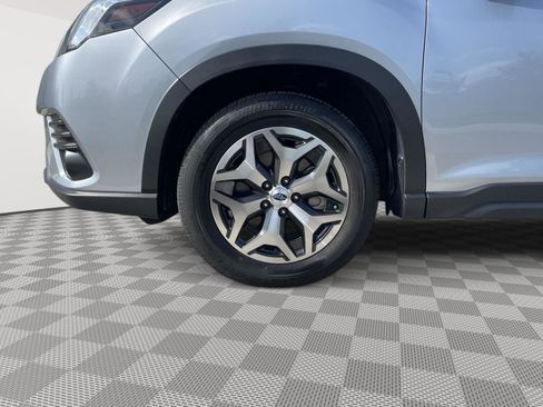 Used 2024 Subaru Forester Premium AWD/4WD image 11