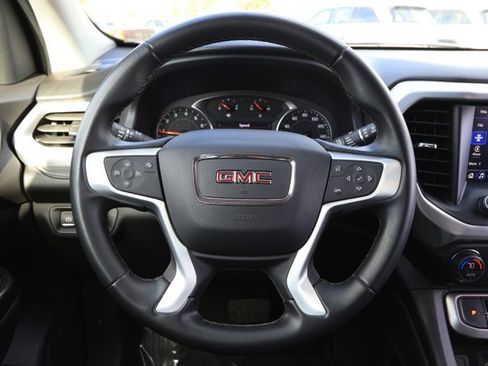 Used 2023 GMC Acadia SLT image 11