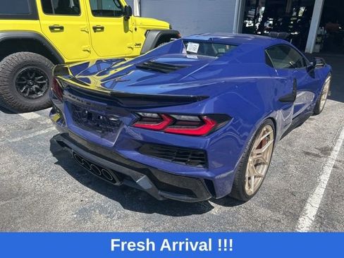 Used 2025 Chevrolet Corvette Z06 RWD image 12