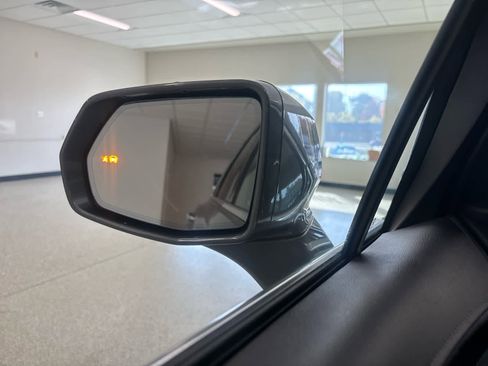 Used 2020 Cadillac XT5 Premium Luxury image 22