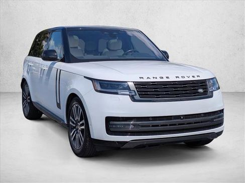 Used 2023 Land Rover Range Rover SE AWD/4WD image 3