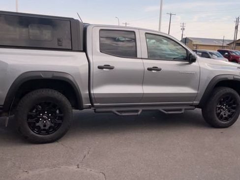 Used 2025 Chevrolet Colorado Trail Boss AWD/4WD image 2