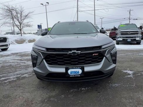 Used 2024 Chevrolet Trax RS w/ Driver Confidence Package image 3