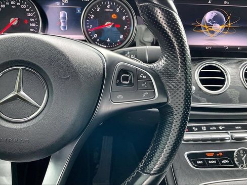 Used 2018 Mercedes-Benz E 300 image 11
