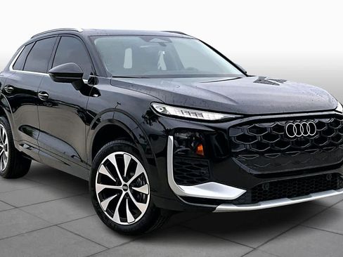 New 2026 Audi Q3 quattro 2.0T AWD/4WD image 2