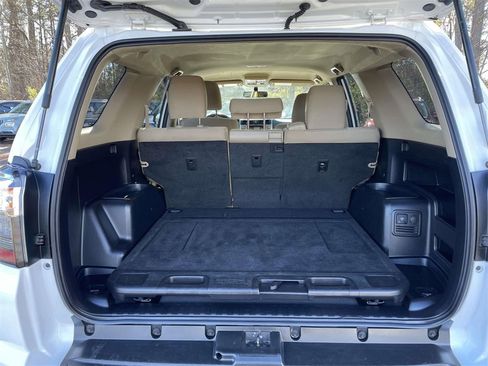 Used 2018 Toyota 4Runner SR5 image 7