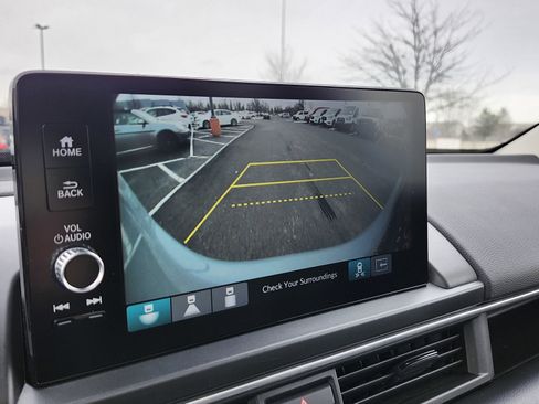 Used 2024 Honda Pilot Touring image 6