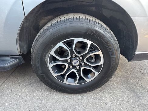 Certified 2024 Ford Expedition Max XLT image 7