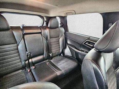 Used 2024 Mitsubishi Outlander SE FWD image 7