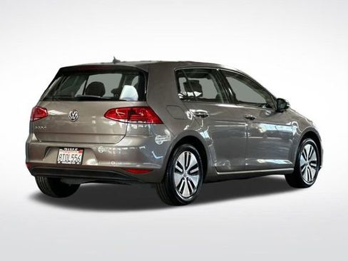 Used 2016 Volkswagen e-Golf SE image 5