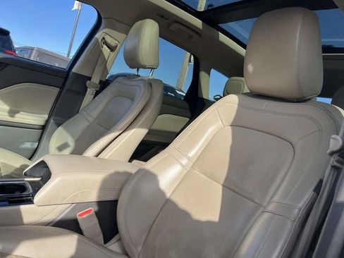 Certified 2021 Lincoln Corsair Reserve w/ Equipment Group 201A image 11