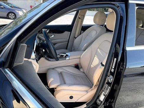 Used 2019 Mercedes-Benz GLC 350e GLC 350e image 8