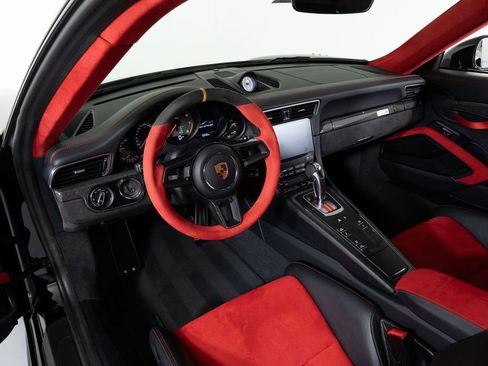 Used 2018 Porsche 911 GT2 RS image 4