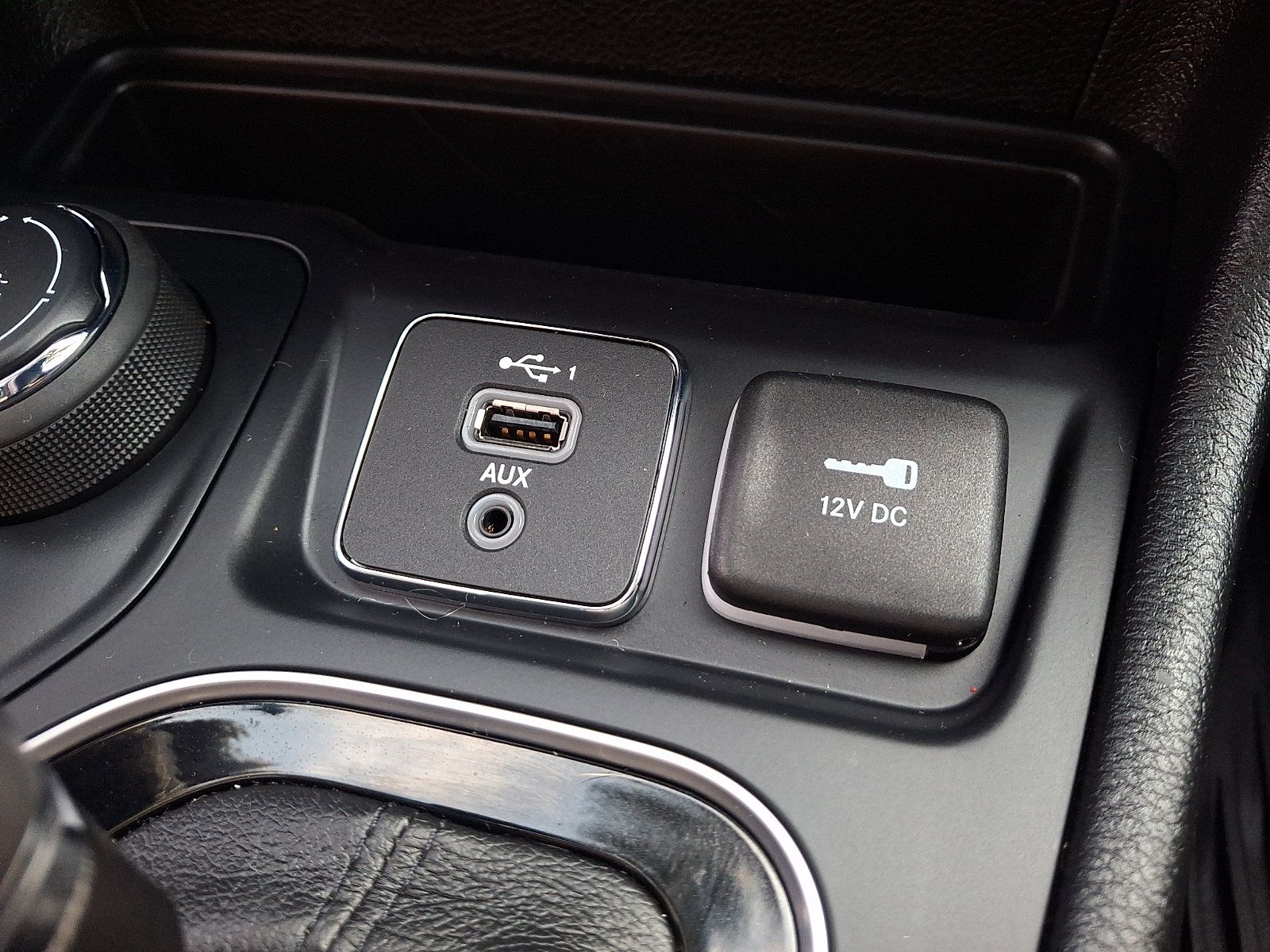 Used 2021 Jeep Cherokee Limited AWD/4WD image 24