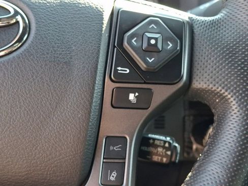 Used 2022 Toyota Tacoma TRD Sport AWD/4WD image 22