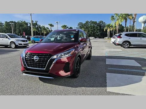 Used 2021 Nissan Kicks SV FWD image 22