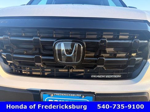 Used 2025 Honda Ridgeline Black Edition image 13