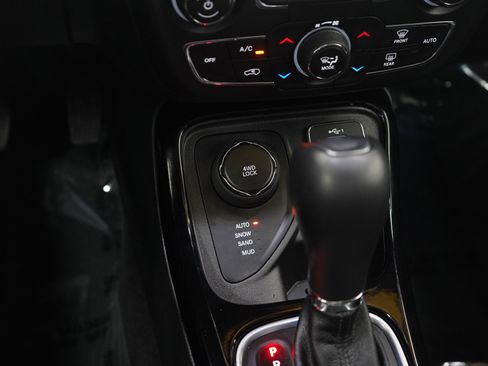 Used 2021 Jeep Compass Latitude image 17