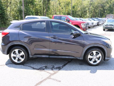 Used 2017 Honda HR-V EX image 9