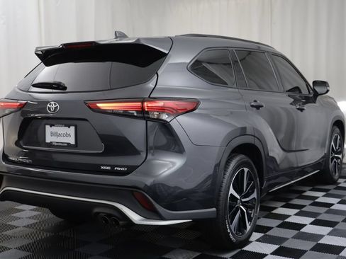 Used 2022 Toyota Highlander XSE AWD/4WD image 18
