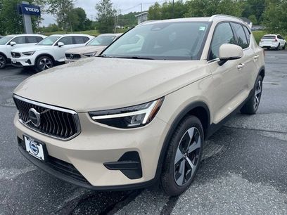New 2025 Volvo XC40 B5 Core w/ Protection Package Premier