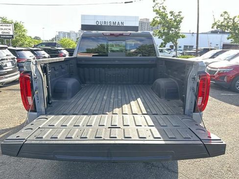 Used 2024 GMC Sierra 1500 AT4 w/ Technology Package AWD/4WD image 17