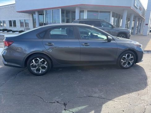 Used 2020 Kia Forte LXS image 2