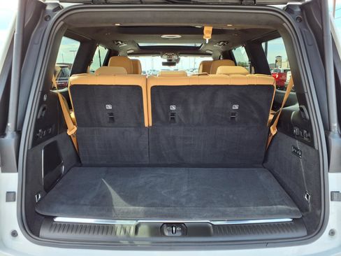 Used 2024 Jeep Grand Wagoneer Series III image 19