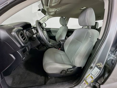 Used 2016 Toyota Tacoma SR w/ Towing Package image 20