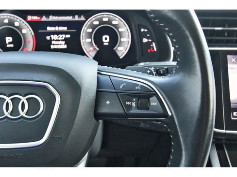 Used 2019 Audi Q8 Premium Plus w/ Premium Plus AWD/4WD image 16