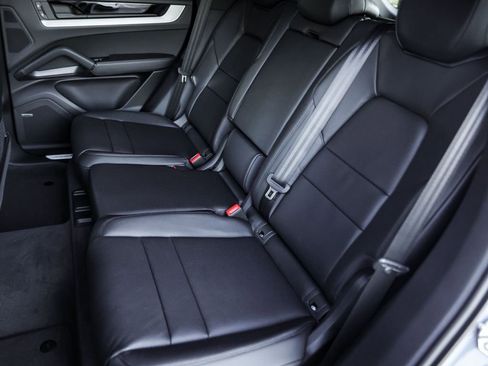 New 2026 Porsche Cayenne AWD/4WD image 31