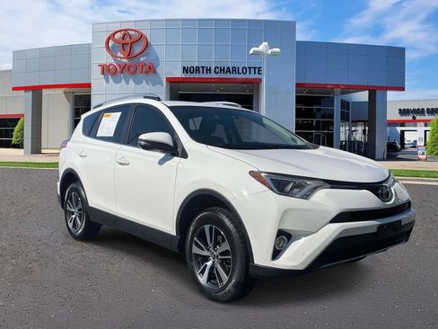 Used 2017 Toyota RAV4 XLE FWD image 1