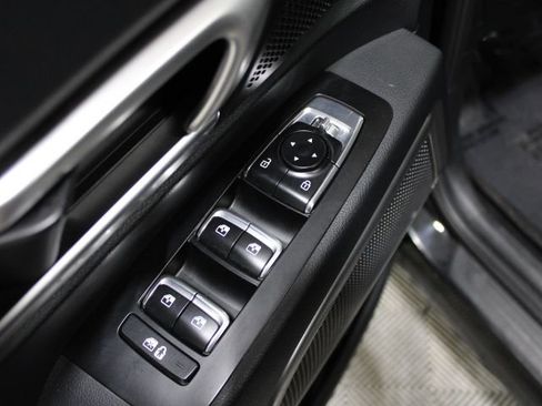 Used 2025 Kia Telluride S AWD/4WD image 19