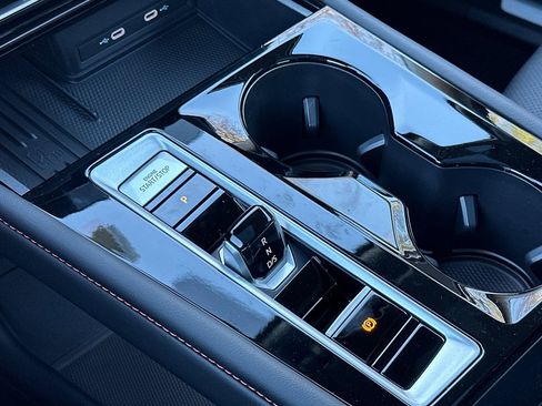 New 2025 Volkswagen Atlas Peak Edition SE image 19