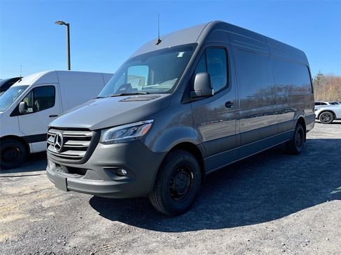 New 2026 Mercedes-Benz Sprinter 2500 image 2