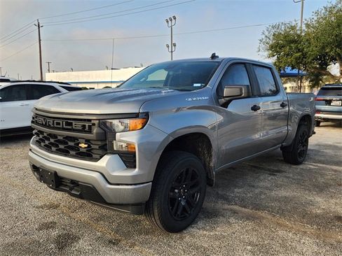 Used 2026 Chevrolet Silverado 1500 Custom image 3