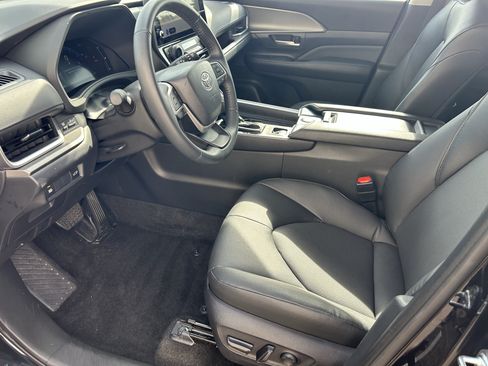Certified 2026 Toyota Grand Highlander AWD image 14